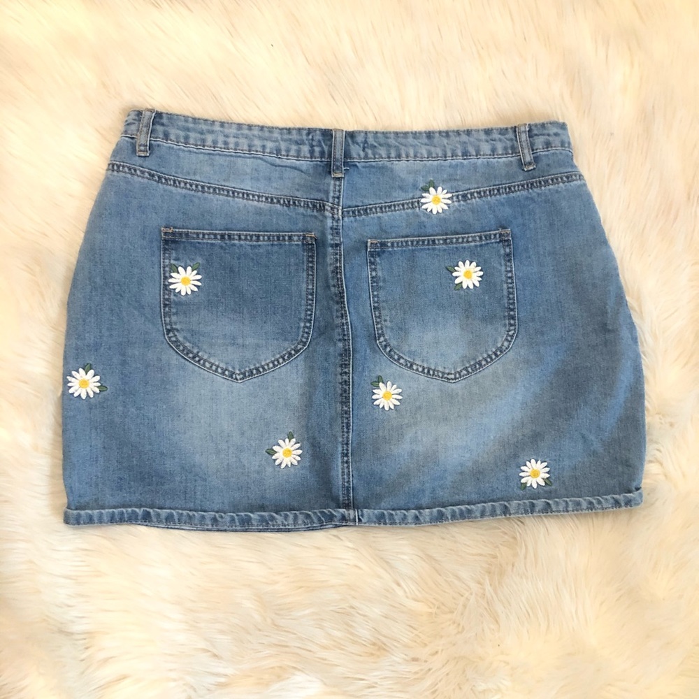❌SOLD❌Plus Forever 21 Skirt - Picture 2 of 8